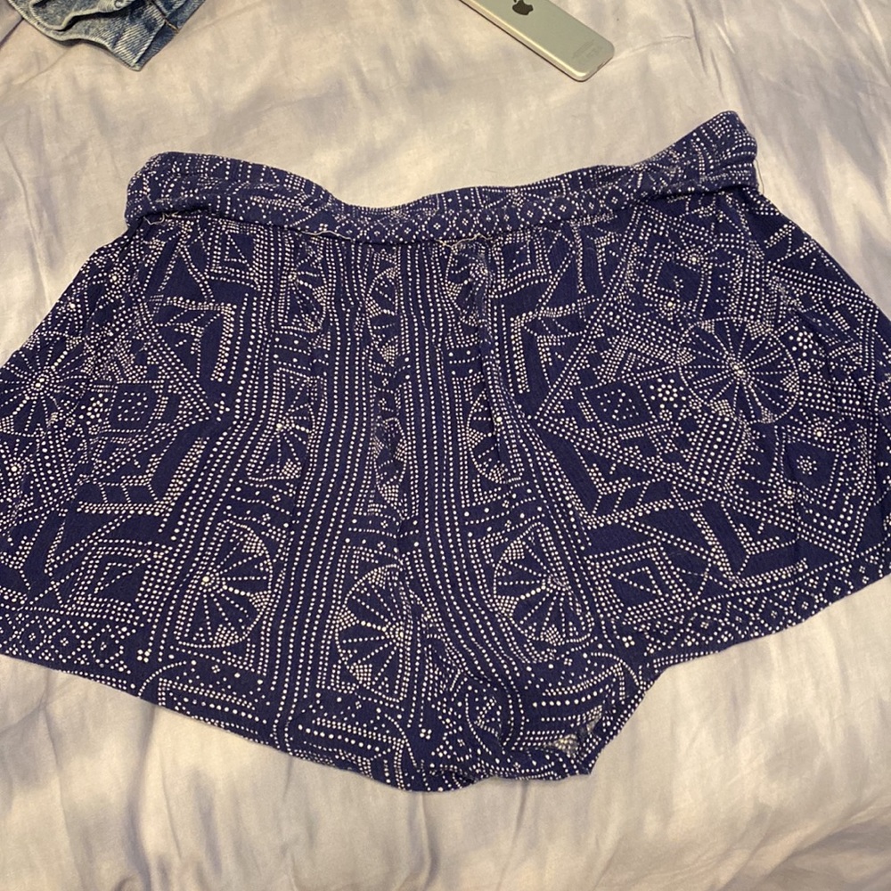 Flowy Roxy shorts!! - Picture 4 of 4